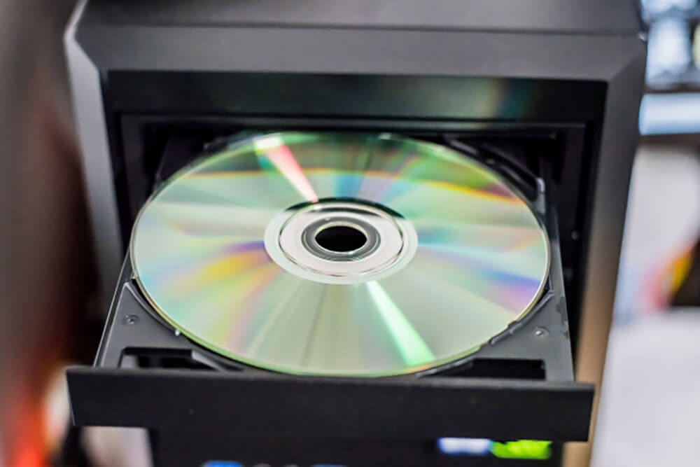 CDに音声データを書き込むCD-ROMドライブ