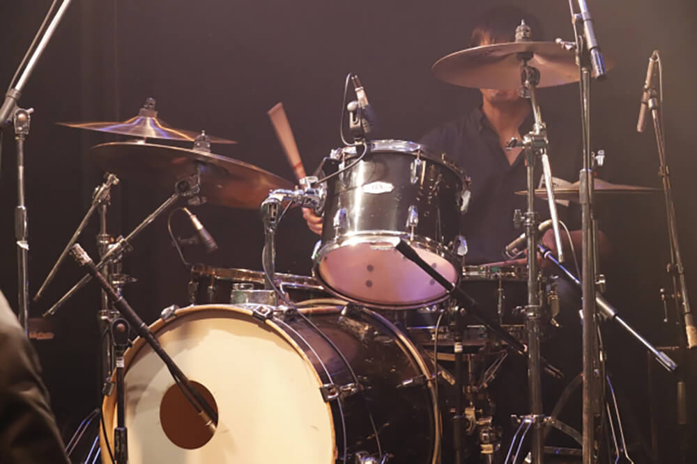 マイクセット済みのドラムセット