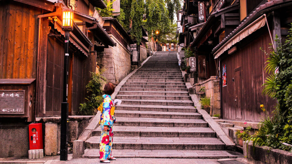 演歌ってどんな音楽？昭和や平成を彩った哀愁の旋律