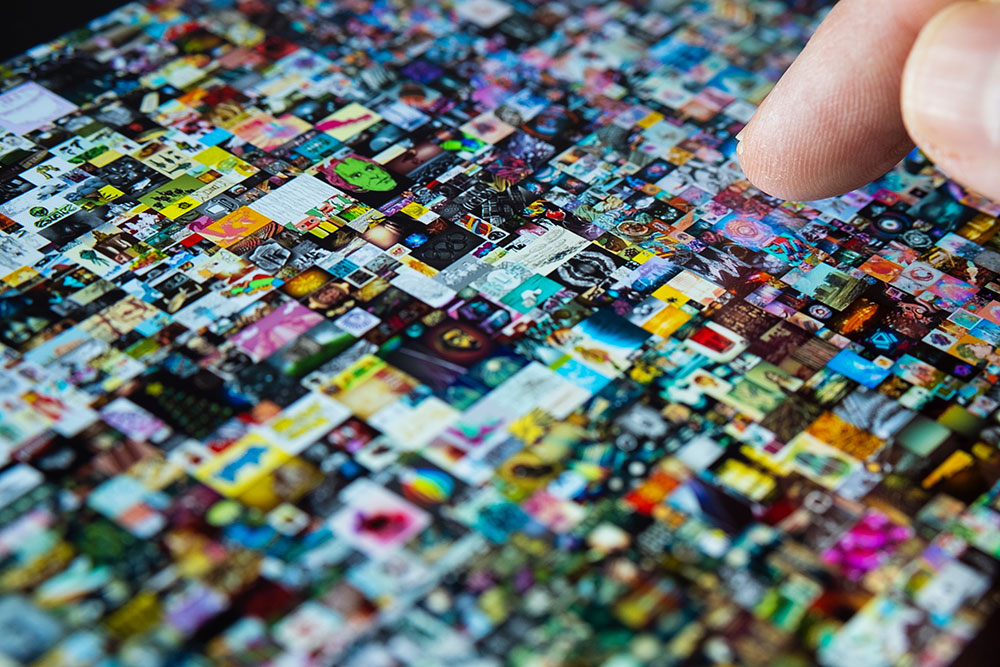 クリスティーズのオークションで落札されたビープルと呼ばれるアーティストのデジタルアート